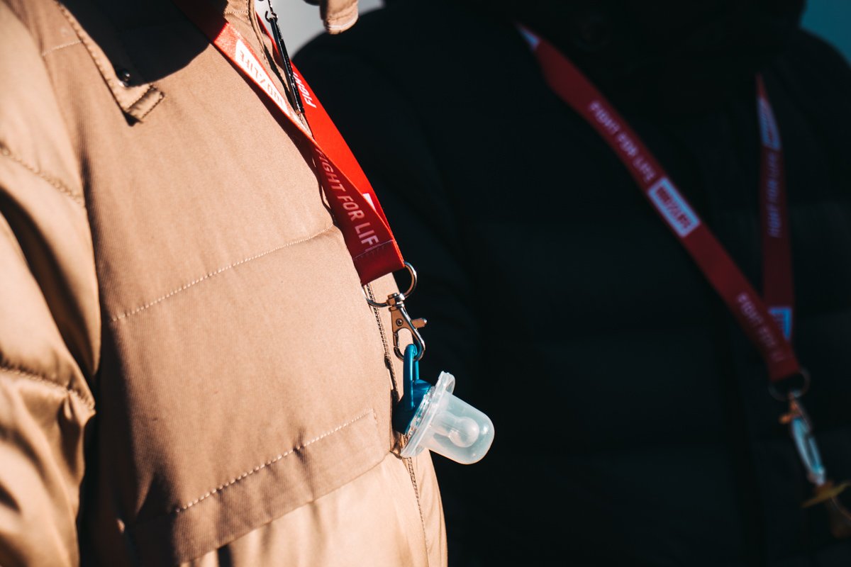 Соска как символ инфантильности и безответственного отношения к своему здоровью Соска как символ инфантильности и безответственного отношения к своему здоровью