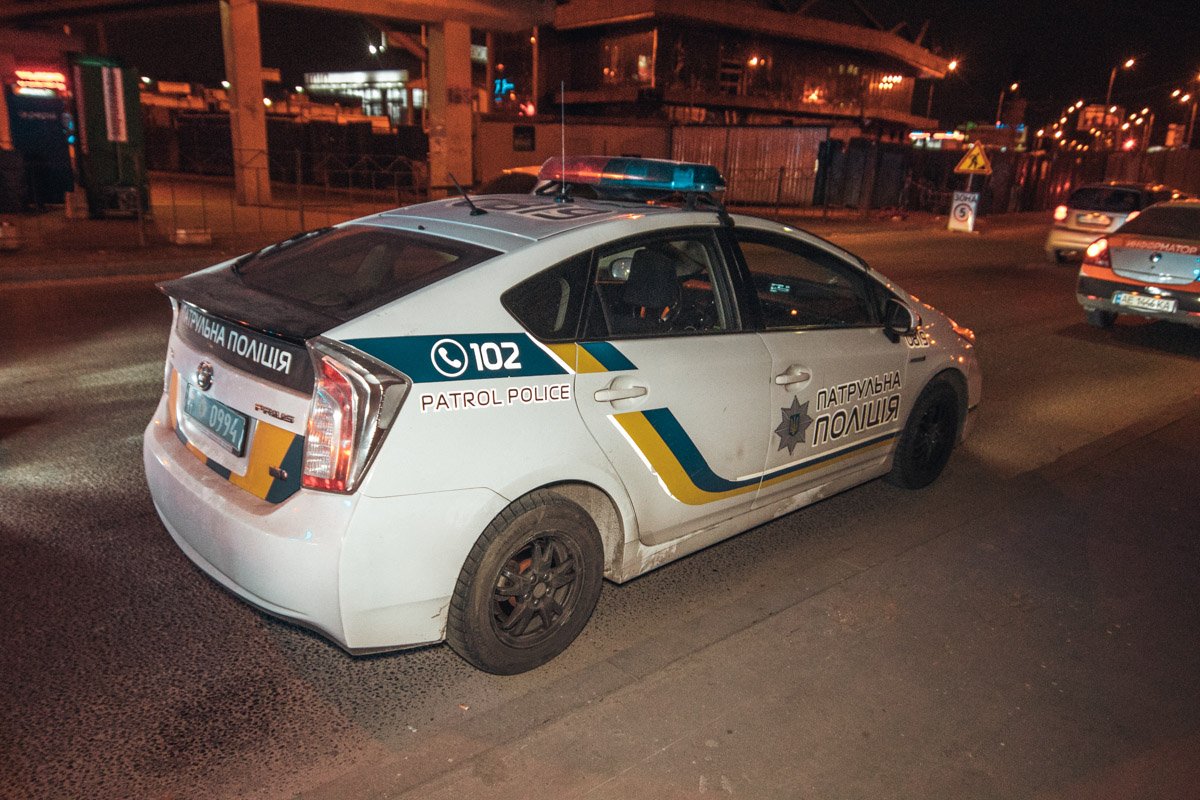 На место происшествия прибыл наряд полиции