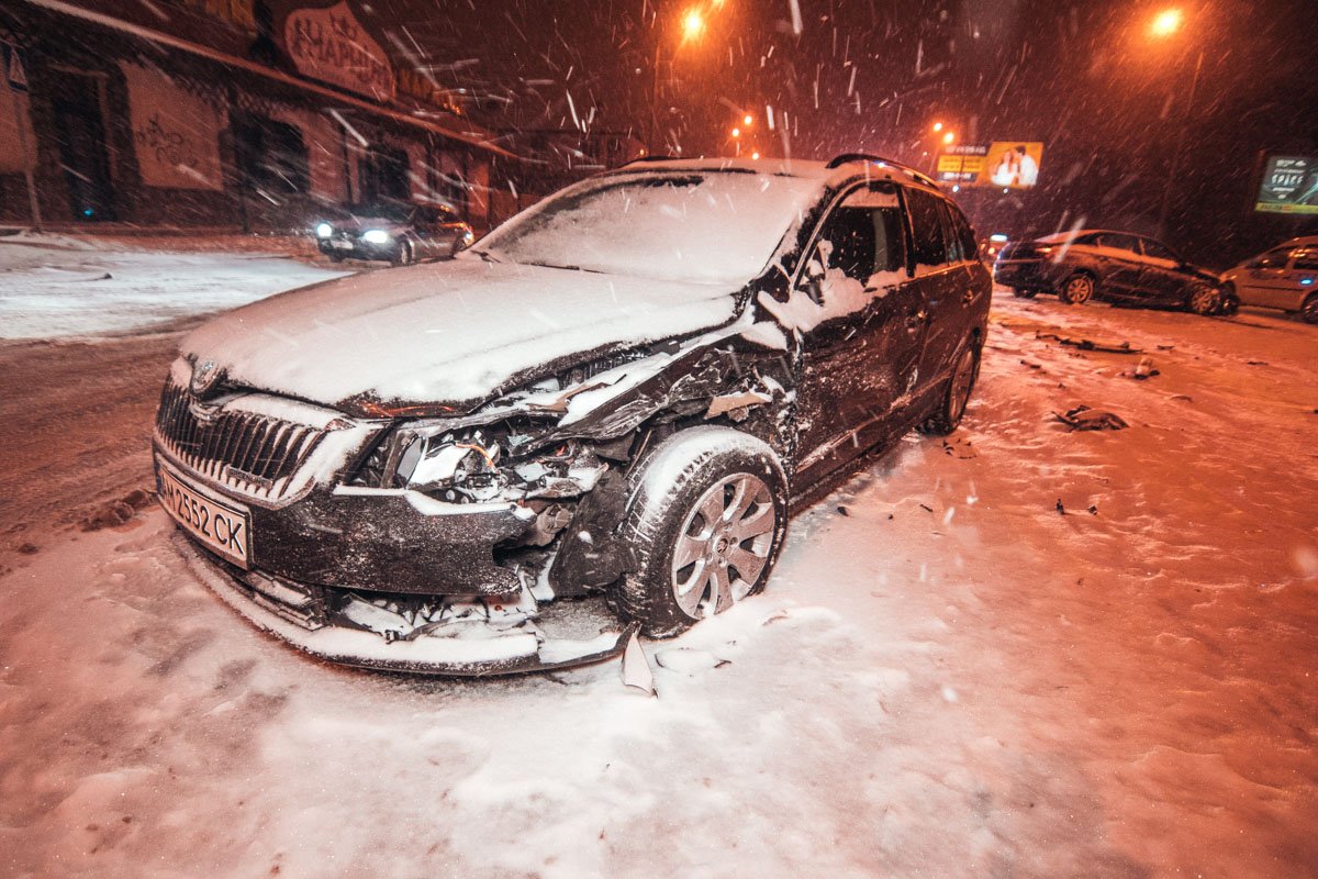 В результате аварии незначительно пострадали владелец и пассажир Skoda