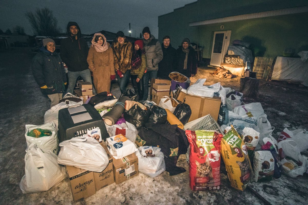 Редакция Информатора привезла в приют помощь для животных, которую в течение двух недель приносили наши читатели