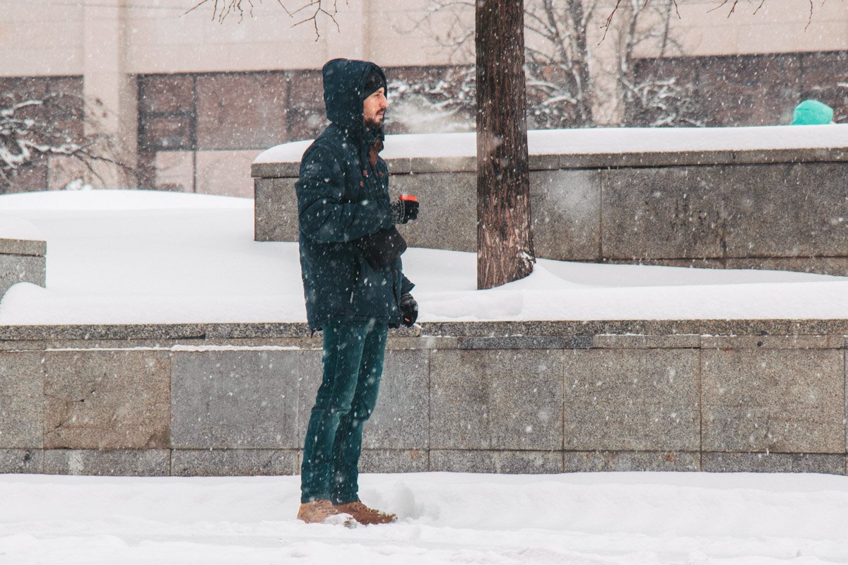 А можно никуда не спешить и наблюдать за бегущими людьми А можно никуда не спешить и наблюдать за бегущими людьми