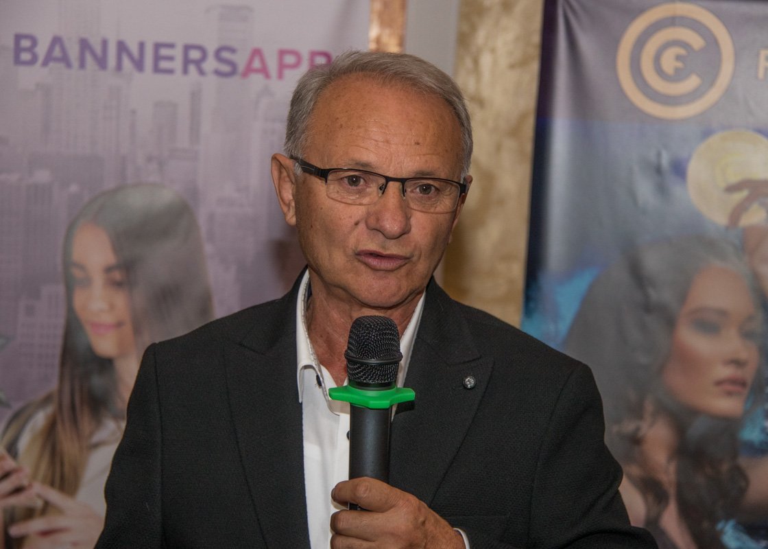 Из Берлина приехал бизнесмен-миллионер Ахмет Йешильдаа Из Берлина приехал бизнесмен-миллионер Ахмет Йешильдаа