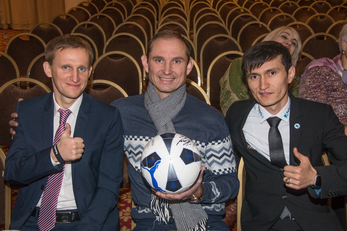 Мяч с автографом Андрея Несмачного - хороший приз для фанатов футбола Мяч с автографом Андрея Несмачного - хороший приз для фанатов футбола