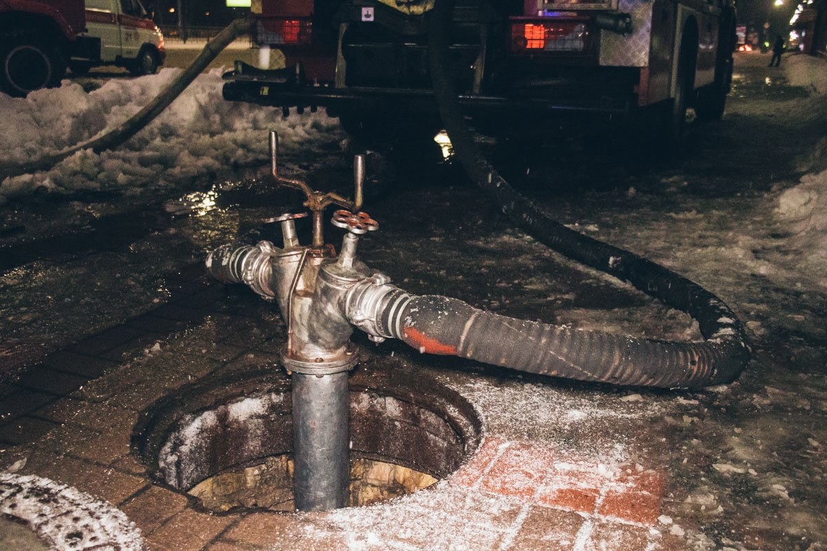 Сотрудники ГСЧС локализовали возгорание около 20:20, а уже в 20:30 полностью его ликвидировали