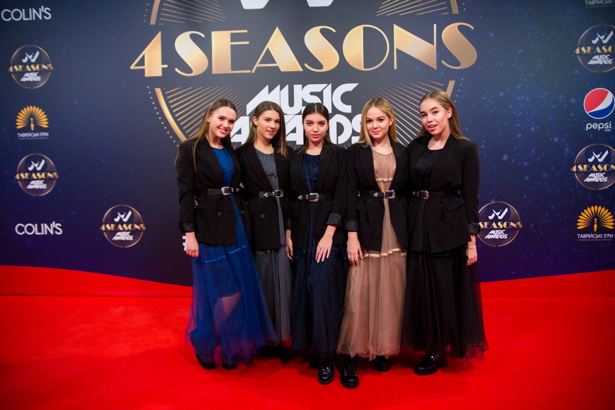 Кумиры подростков Open Kids отказались от привычного яркого стиля в пользу сдержанности