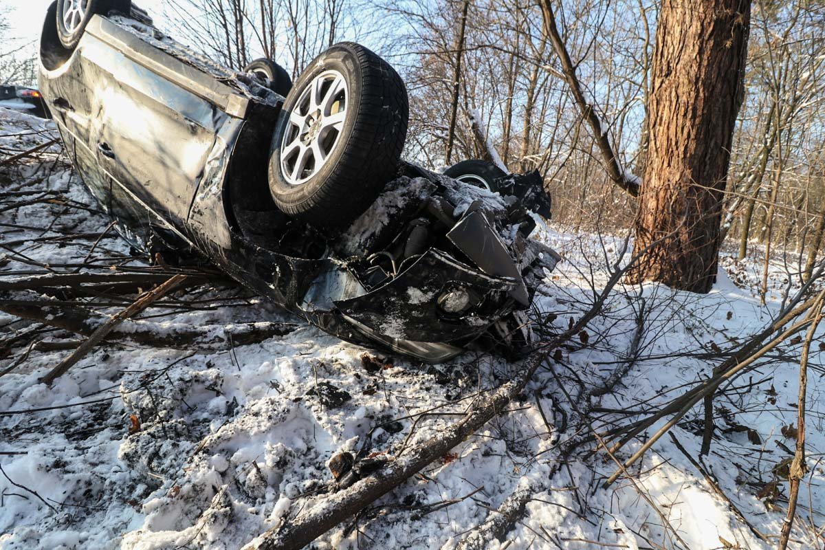 В момент аварии в машине также была жена водителя и двое детей В момент аварии в машине также была жена водителя и двое детей