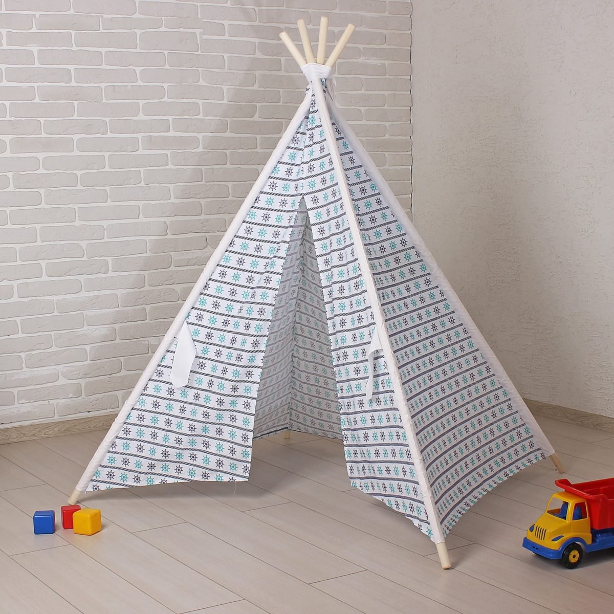 Игровые палатки бывают самыми разными - есть, к примеру, вигвамы