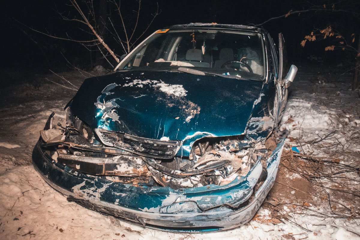 Под Киевом Honda вылетела в кювет Под Киевом Honda вылетела в кювет