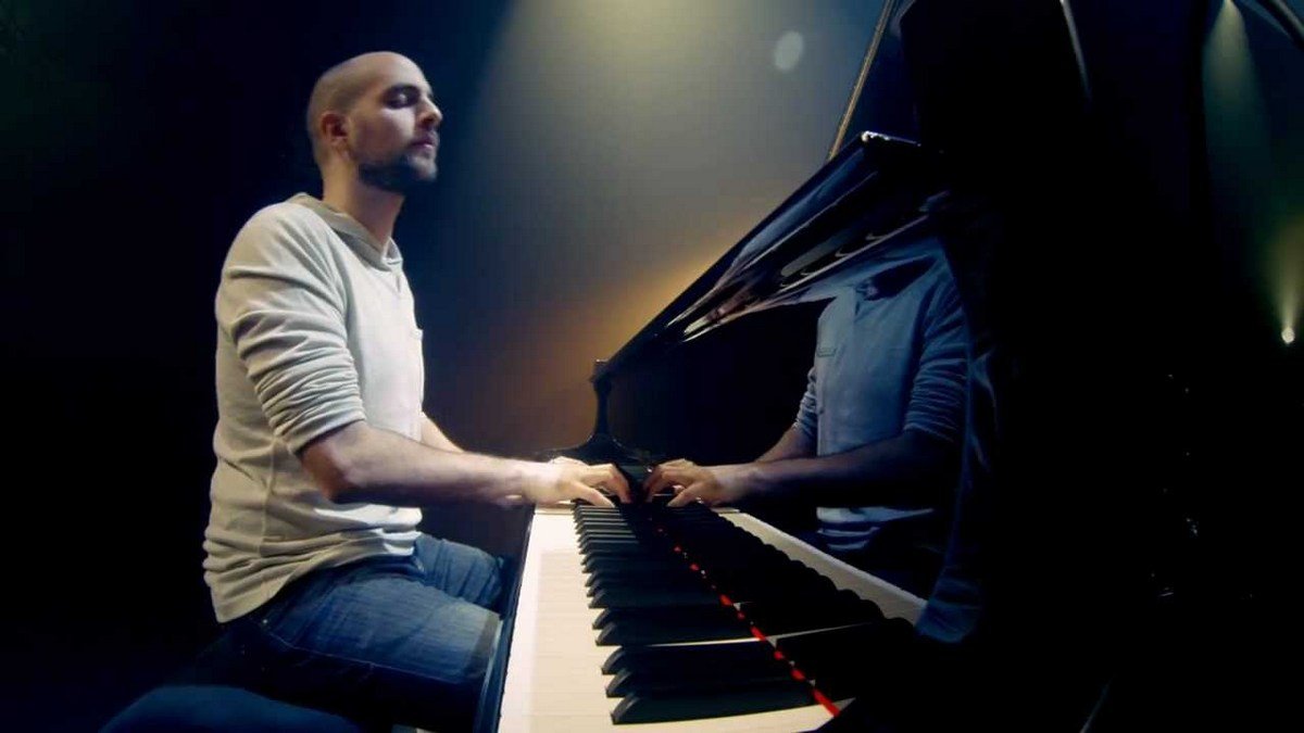 Начинать рабочую неделю лучше со спокойной музыки