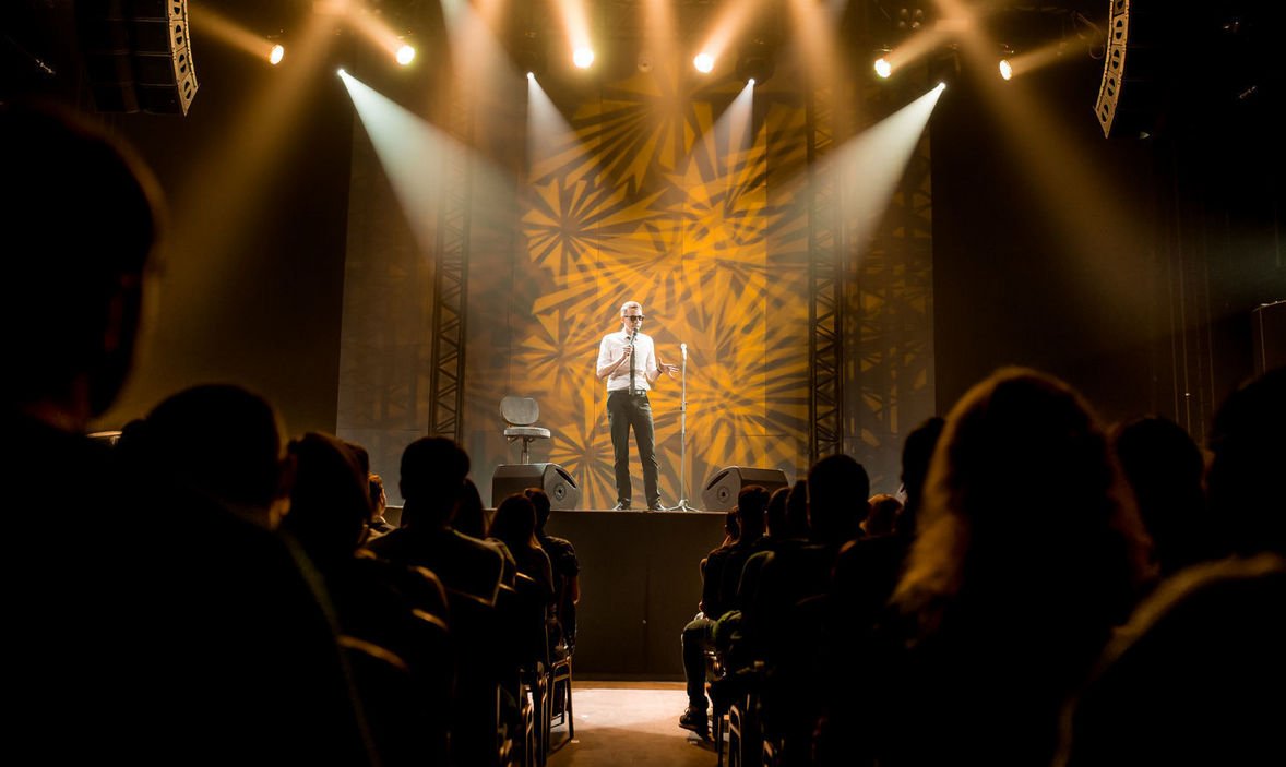 Как насчет попробовать себя в стэндапе?