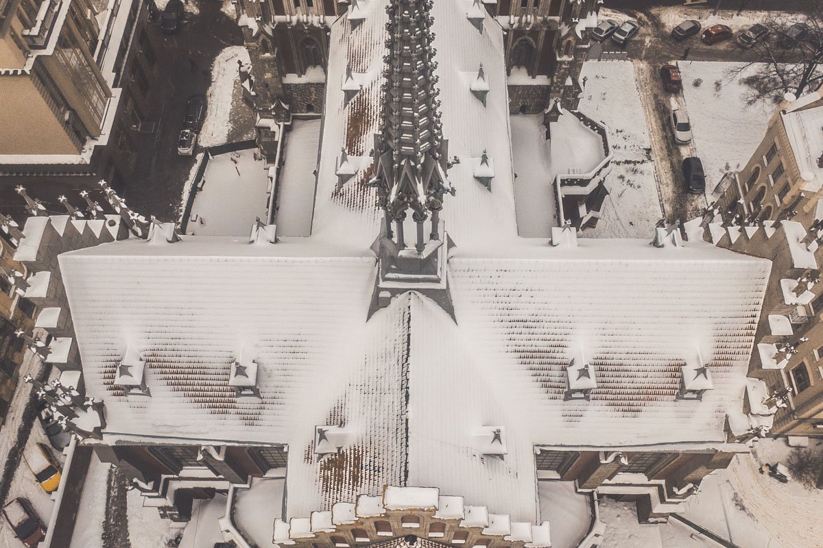 Тайна витает в воздухе Тайна витает в воздухе