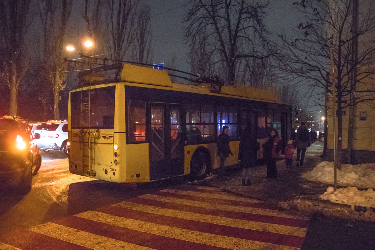В понедельник, 3 декабря, в Киеве на бульваре Шевченко у троллейбуса отказали тормоза