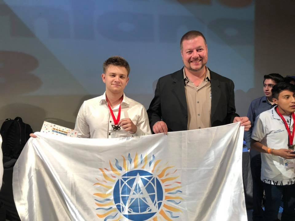 Ученик Малой академии наук Украины Николай Иванченко победил в международном научном конкурсе в Мексике Ученик Малой академии наук Украины Николай Иванченко победил в международном научном конкурсе в Мексике