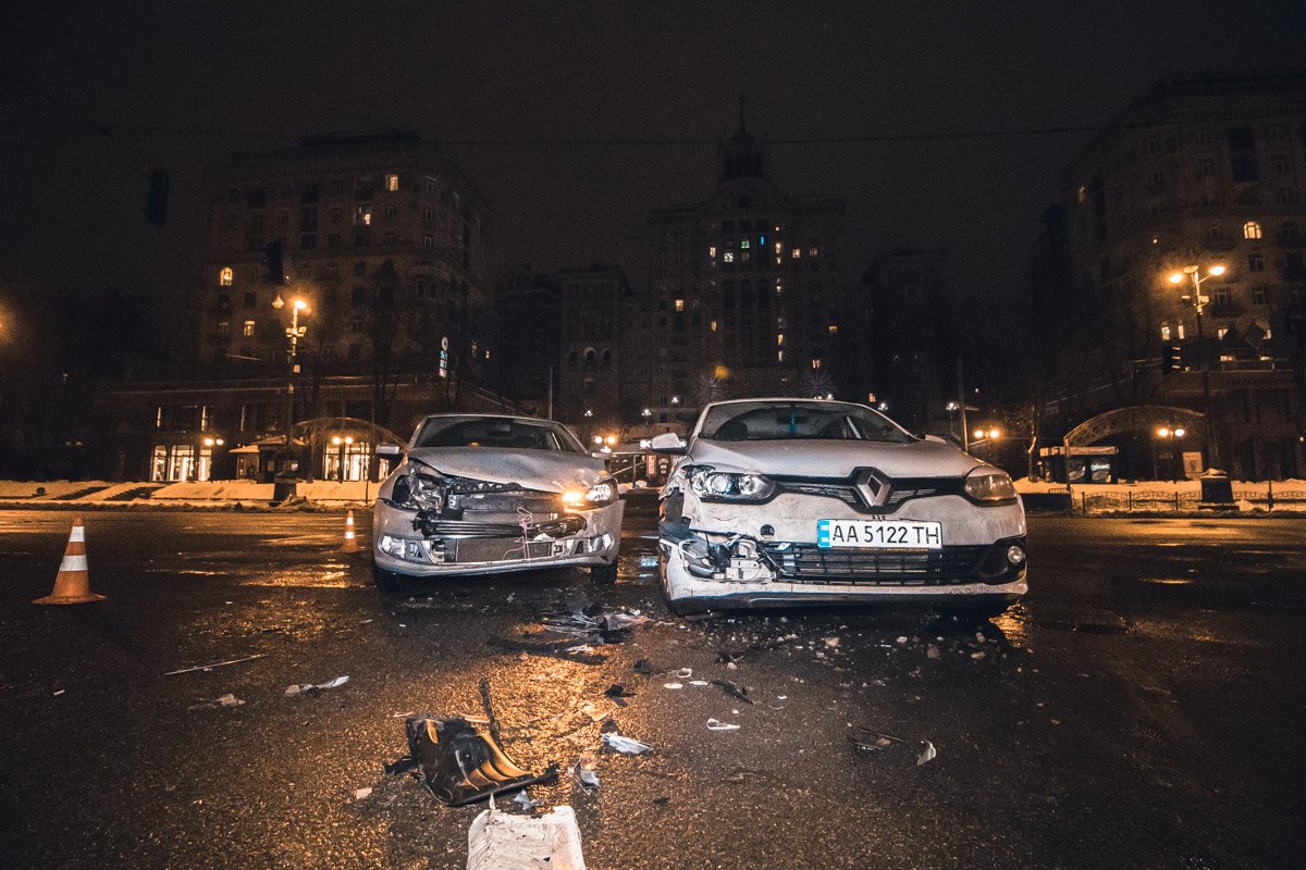 Авария произошла возле ЦУМа