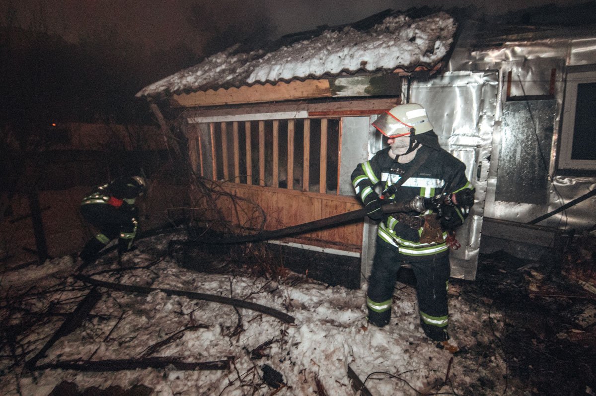 4 декабря в Киеве по адресу Сеноманский переулок, 10 произошел пожар 4 декабря в Киеве по адресу Сеноманский переулок, 10 произошел пожар