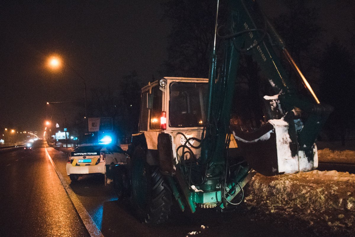 Hyundai протаранил трактор Hyundai протаранил трактор