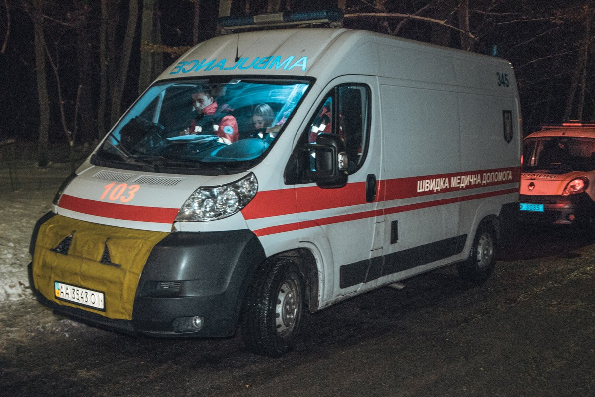 В ночь на 4 декабря в Киеве по адресу улица Академика Заболотного, 21 обнаружили труп мужчины В ночь на 4 декабря в Киеве по адресу улица Академика Заболотного, 21 обнаружили труп мужчины