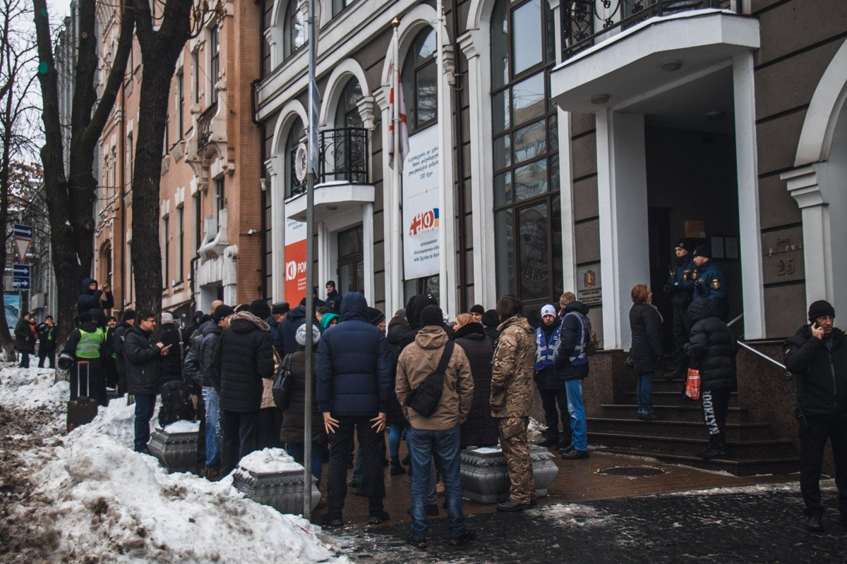 Главная прокуратура Грузии выдвинула обвинение за незаконное приобретение и хранение оружия 6 украинским военным