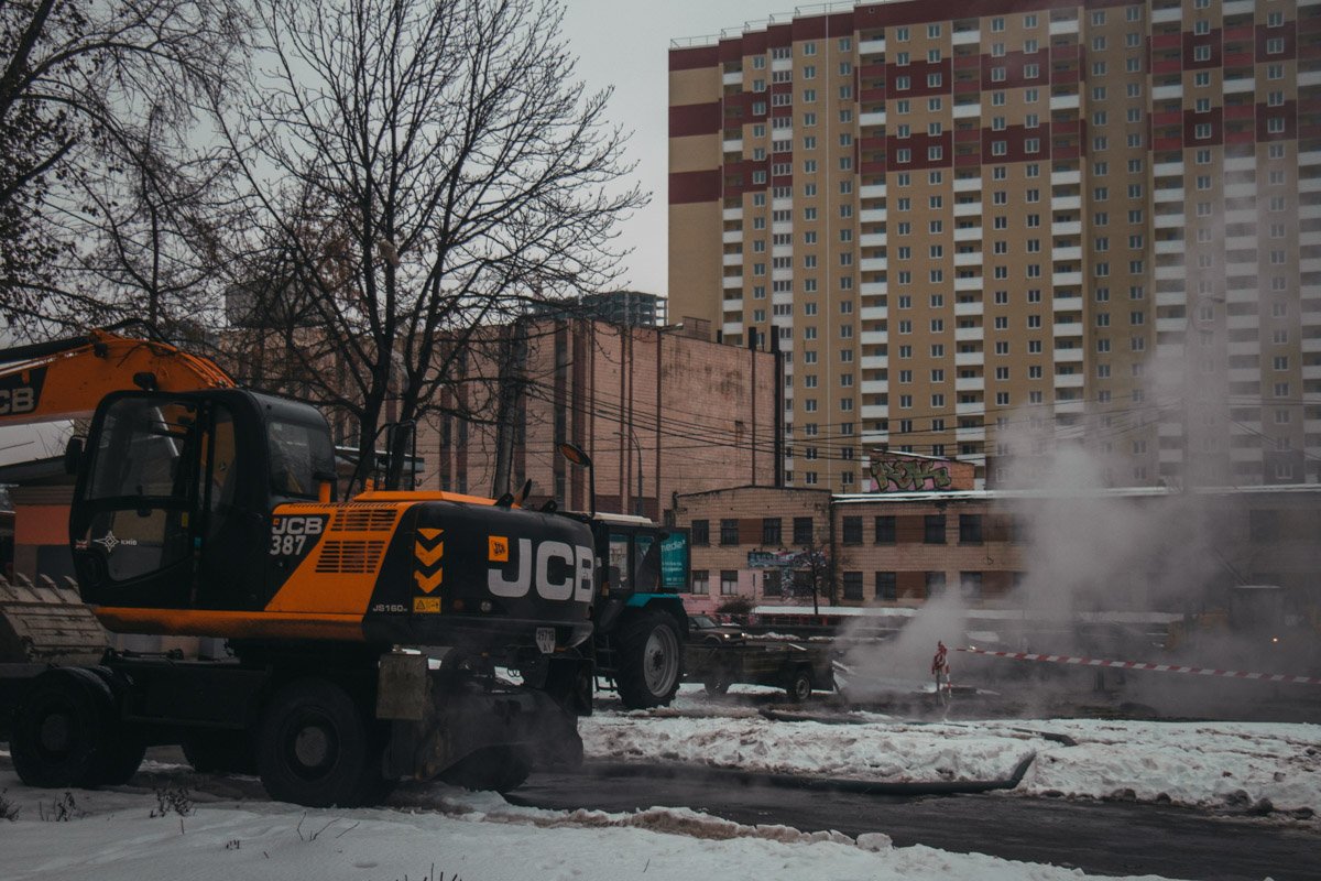 4 декабря в Голосеевском районе Киева произошел прорыв трубы