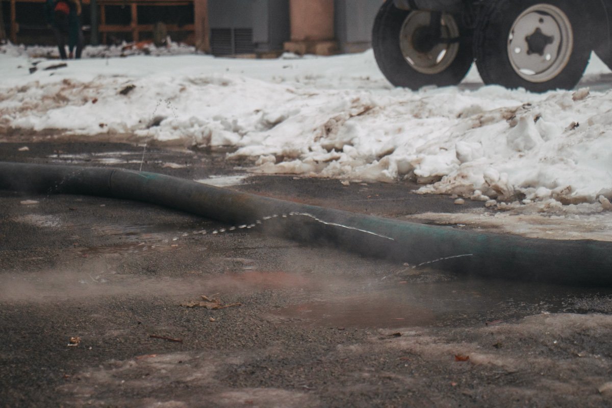 Стоит отметить, что в Киеве 80% труб водоснабжения нуждаются в срочном ремонте