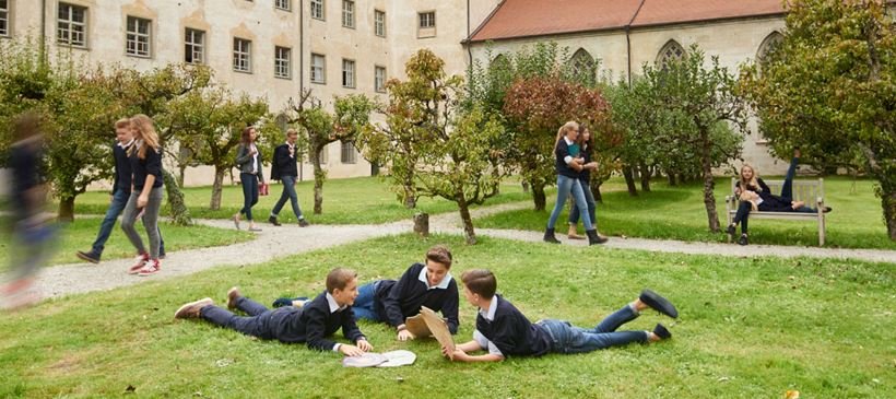 Общая школа предусмотрена для тех, кто не справился с предметами начальных классов Общая школа предусмотрена для тех, кто не справился с предметами начальных классов