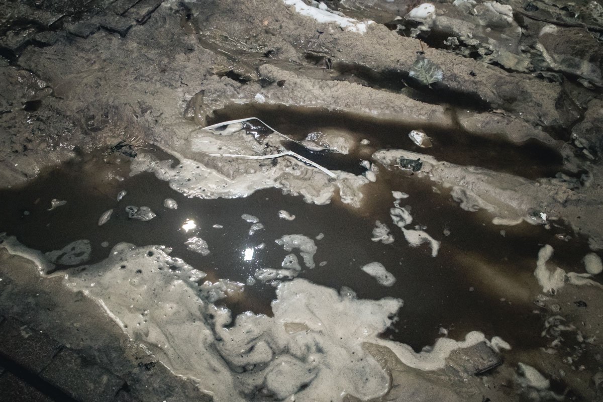 Ликвидировать аварию коммунальщики будут до утра среды, 5 декабря Ликвидировать аварию коммунальщики будут до утра среды, 5 декабря