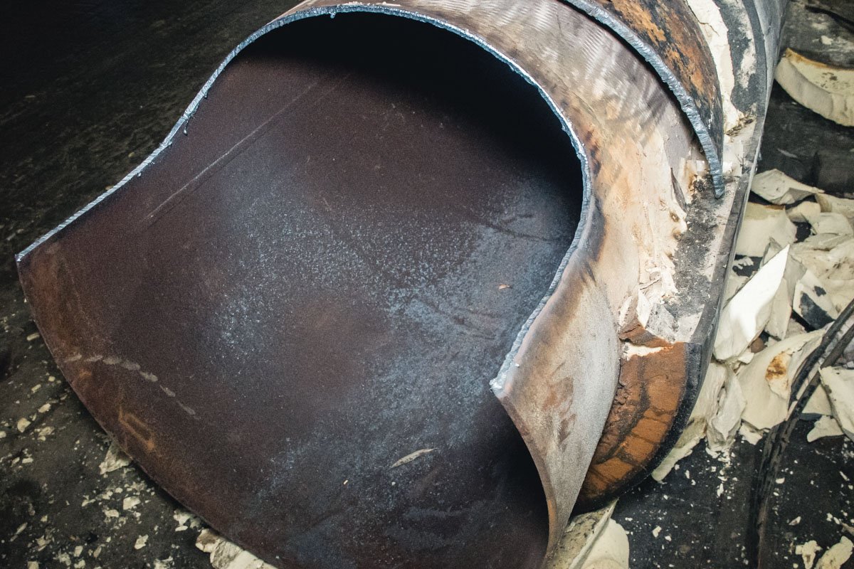 Новую трубу будут около восьми часов заполнять водой Новую трубу будут около восьми часов заполнять водой