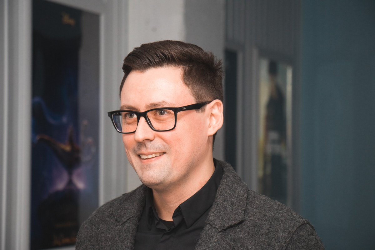 По его словам, Украине нужны позитивные эмоции, а также - больше качественного контента