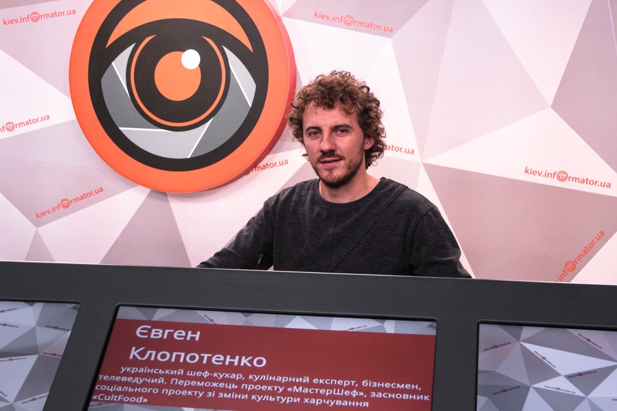 Информатор решил узнать, что должно быть на праздничном столе к Новому году