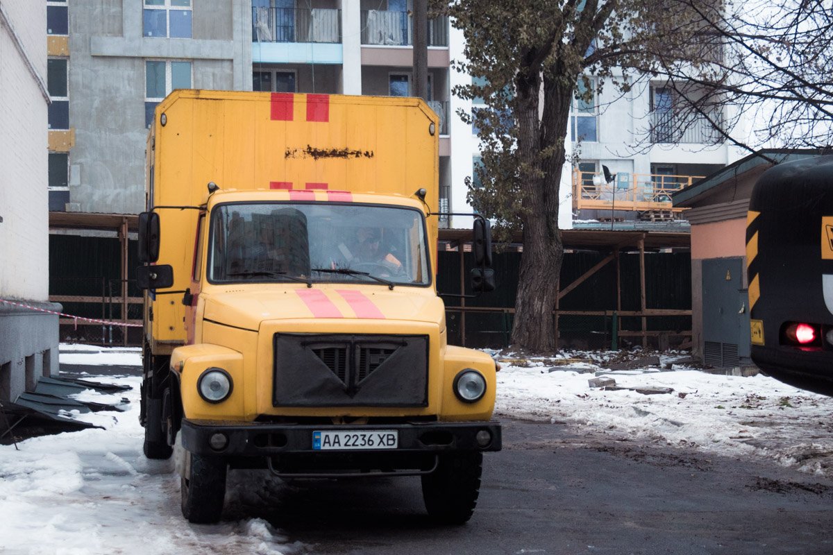 Сотрудники аварийной службы «Киевтеплоэнерго» утверждают, что даже учитывая, что поломку устранили, им пока неизвестно, появилось ли отопление в домах Сотрудники аварийной службы «Киевтеплоэнерго» утверждают, что даже учитывая, что поломку устранили, им пока неизвестно, появилось ли отопление в домах