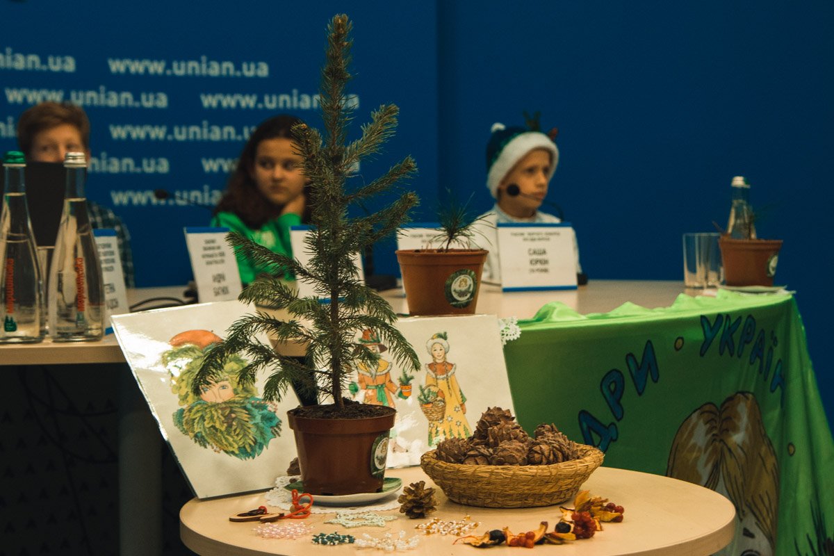 23 декабря в центре столицы проведут парад "зеленых" Дедов Морозов и Экоснегурочек, в котором сможет поучаствовать каждый желающий 23 декабря в центре столицы проведут парад "зеленых" Дедов Морозов и Экоснегурочек, в котором сможет поучаствовать каждый желающий