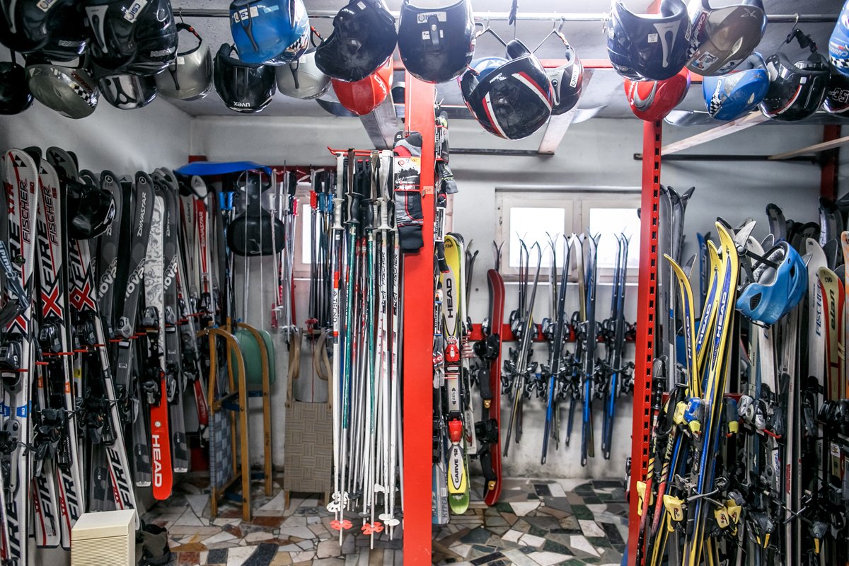 В комплект входят лыжи, палки и ботинки В комплект входят лыжи, палки и ботинки