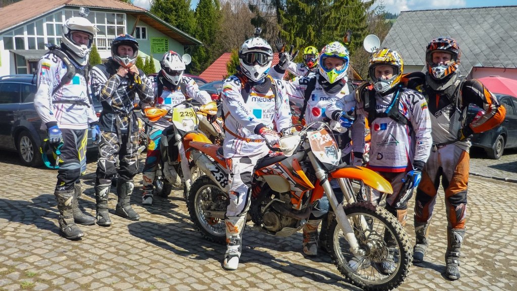 Возле базы расположены маршруты для экстремальной езды Возле базы расположены маршруты для экстремальной езды