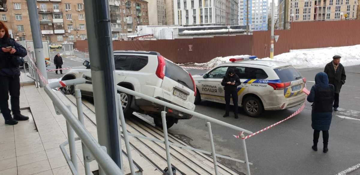 В Киеве неизвестные в масках стреляли в мужчину: введен оперативный план наивысшей степени 1