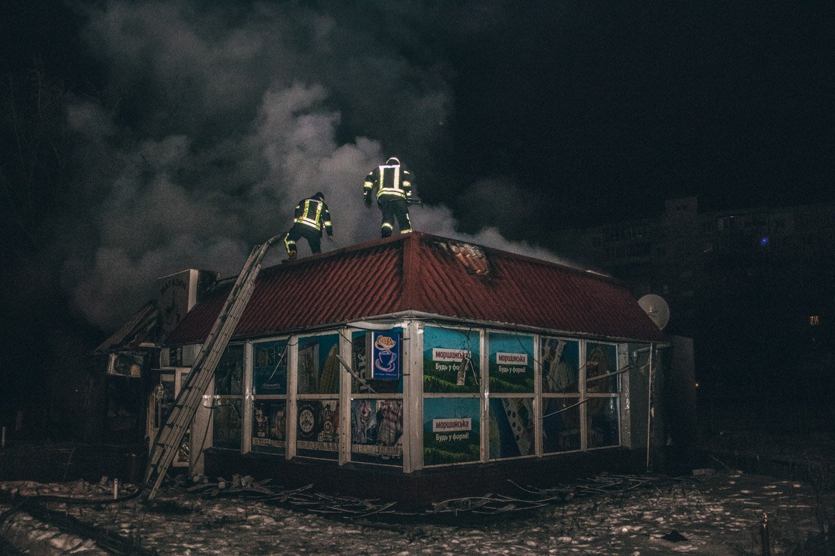 В пятницу, 7 декабря, Киеве на Березняках произошел пожар В пятницу, 7 декабря, Киеве на Березняках произошел пожар