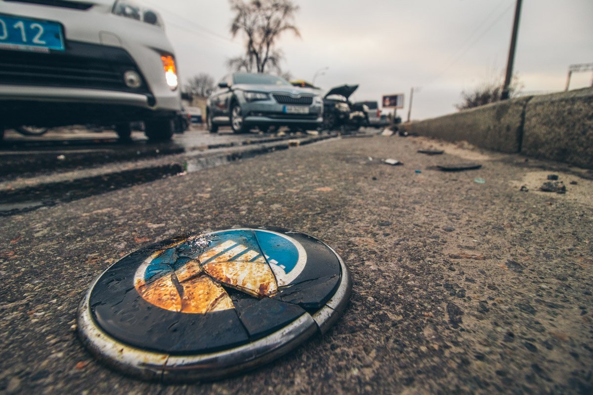 Оба автомобиля двигались со стороны Рыбальского острова