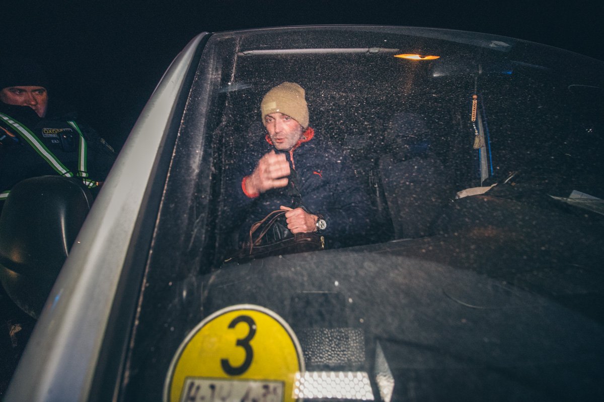 Сотрудники полиции предложили мужчине пройти проверку на драгере на месте ДТП, но он отказался это делать