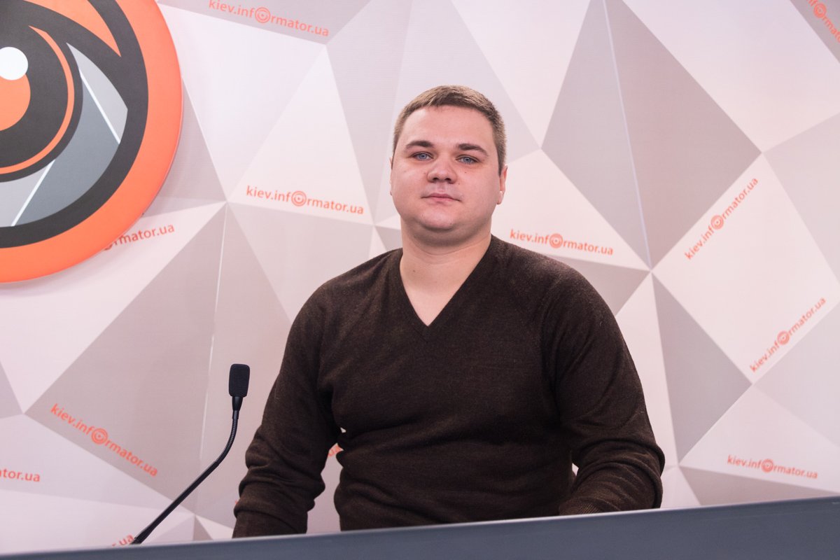 Врач стоматологического центра "Венеция" Игорь Тюнькин