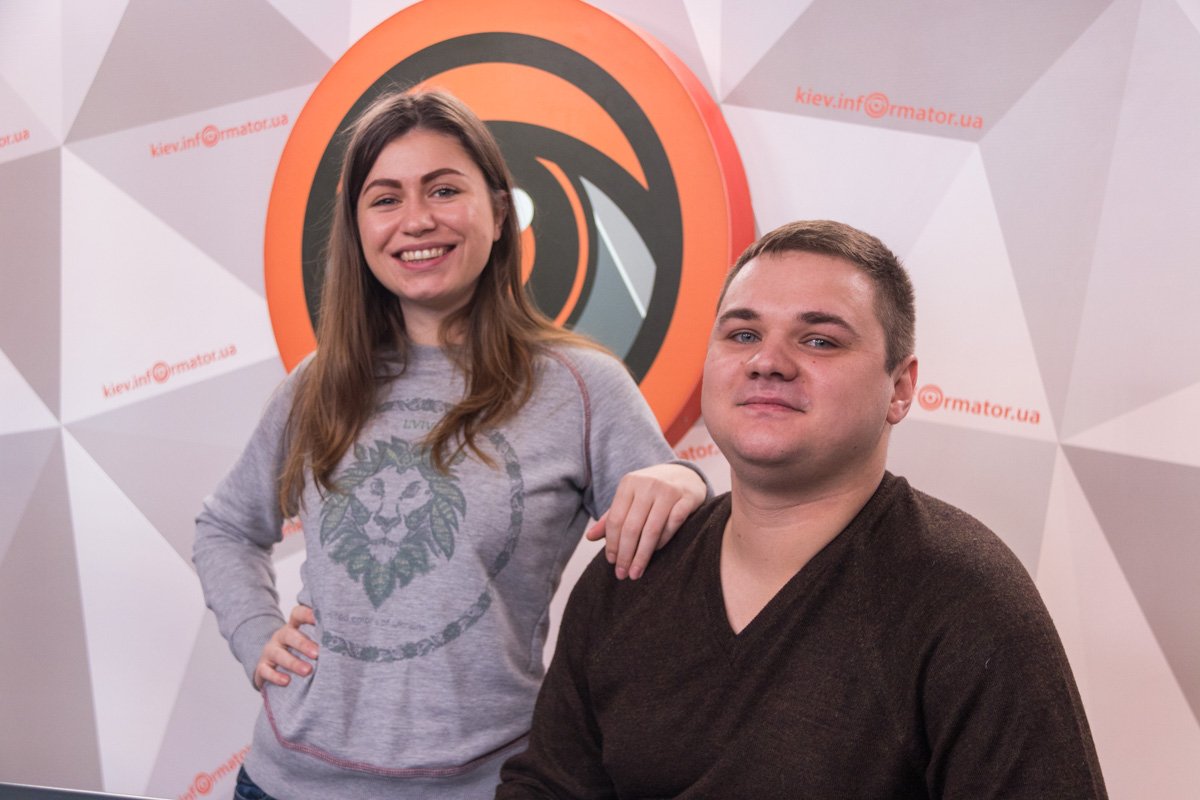 Цвет зубов зависит от толщины эмали, образа жизни и наличия вредных привычек