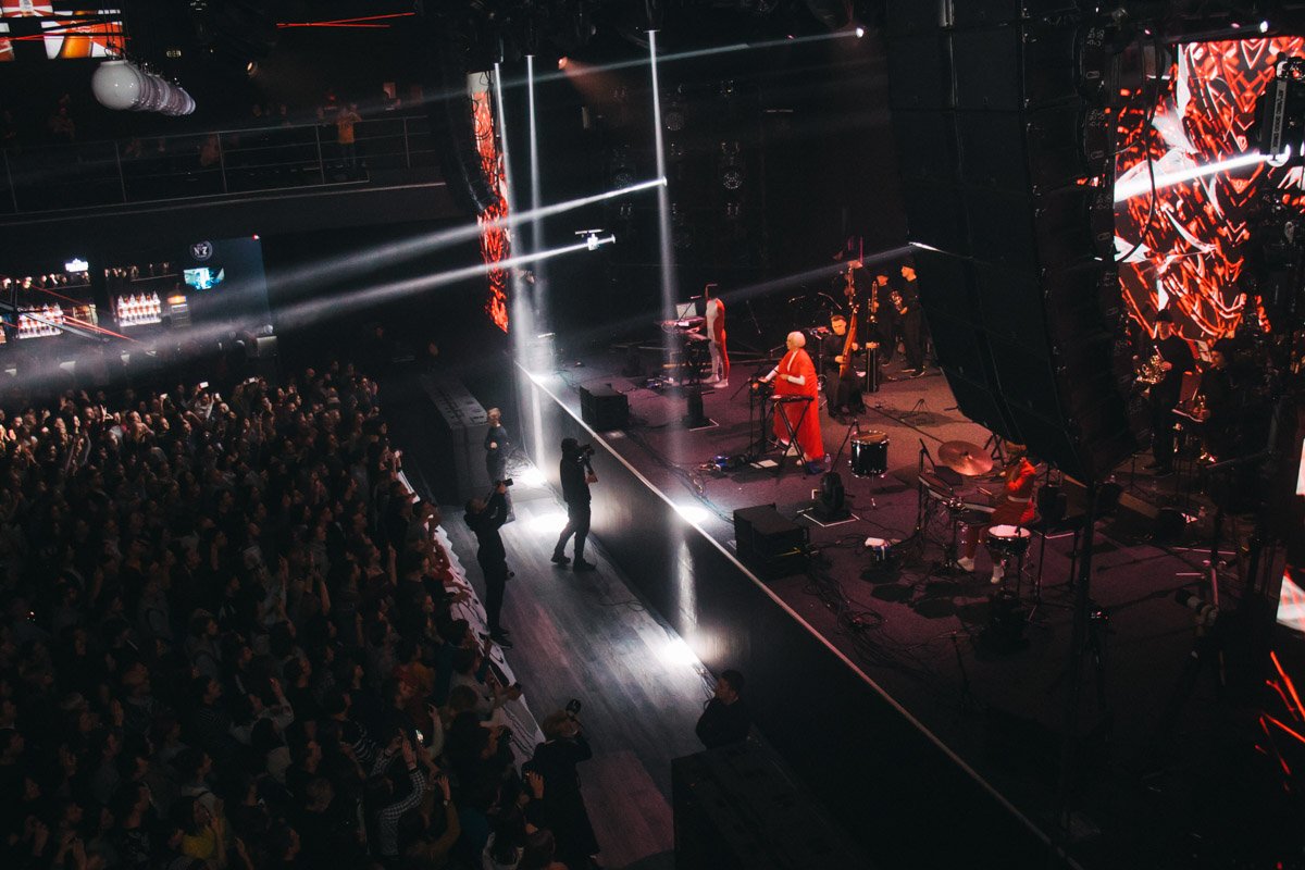 Особенность проекта в том, что в нем очень органично сплетаются народные мотивы и электронные мелодии