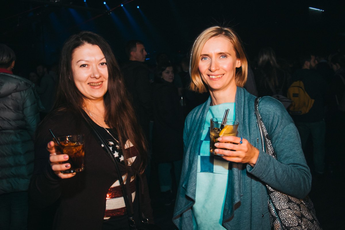 Что может быть лучше в пятницу вечером, чем концерт любимого исполнителя? Что может быть лучше в пятницу вечером, чем концерт любимого исполнителя?