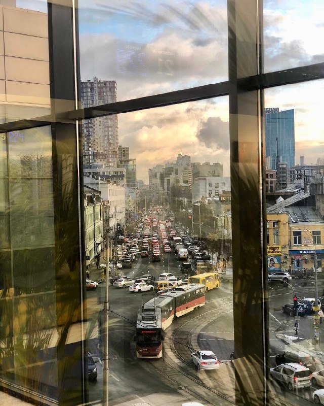 Хоть раз в день находить время и смотреть воздушные облака. Фото: @elena_kaminskaya_