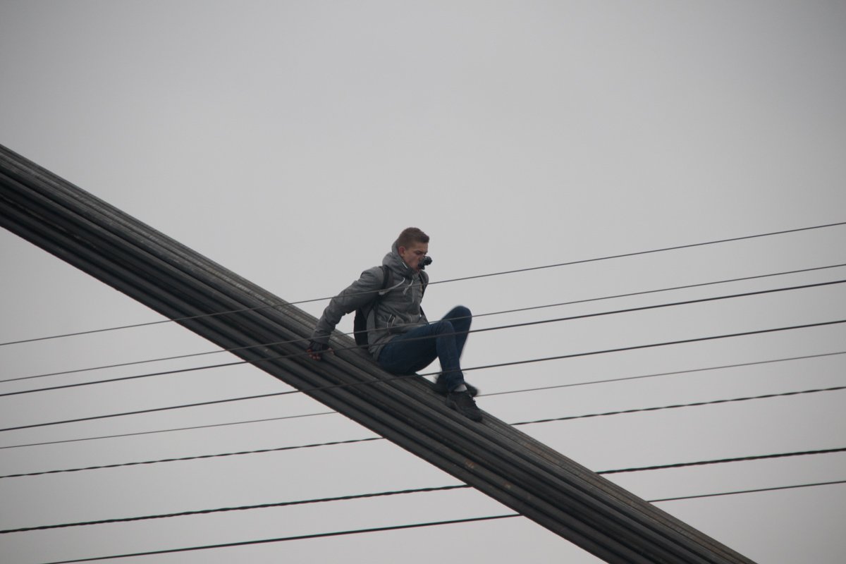 Парни снимали все на камеру