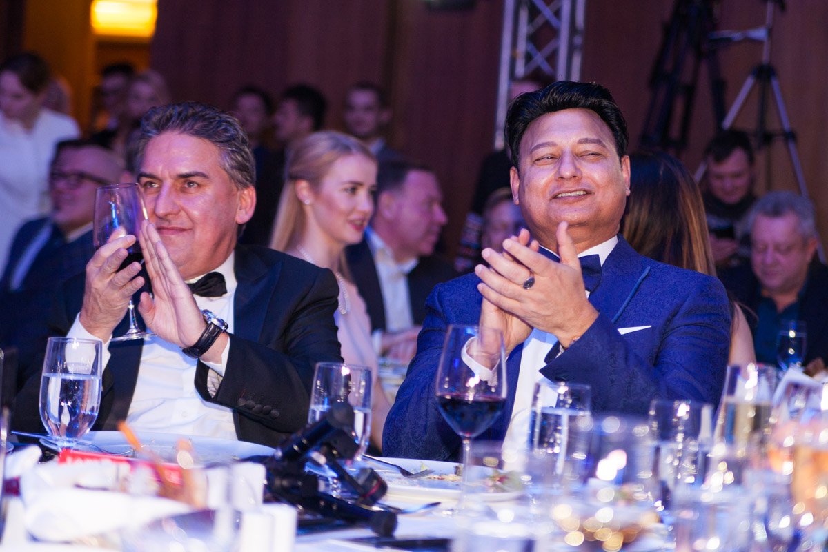 Вечер прошел на волне хорошего настроения и добрых дел Вечер прошел на волне хорошего настроения и добрых дел