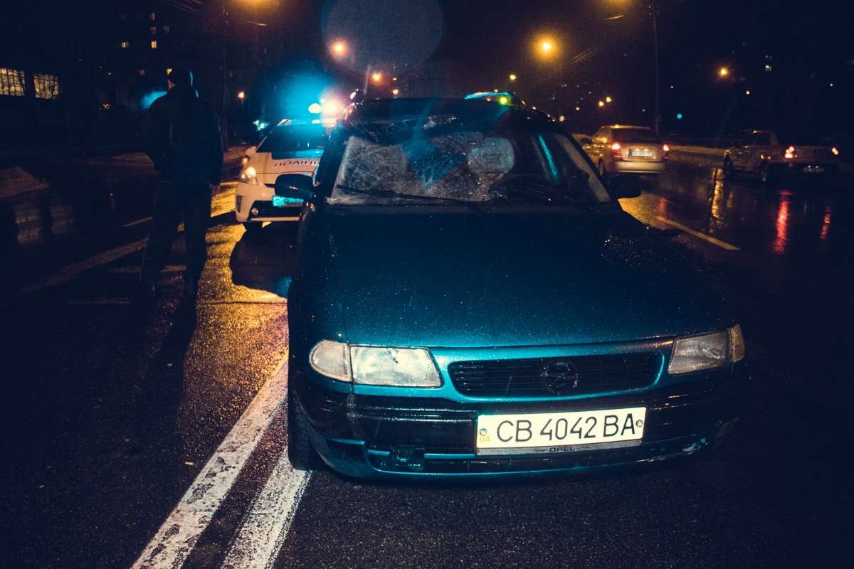 В Деснянском районе Киева по адресу улица Александра Сабурова, 13 произошло ДТП