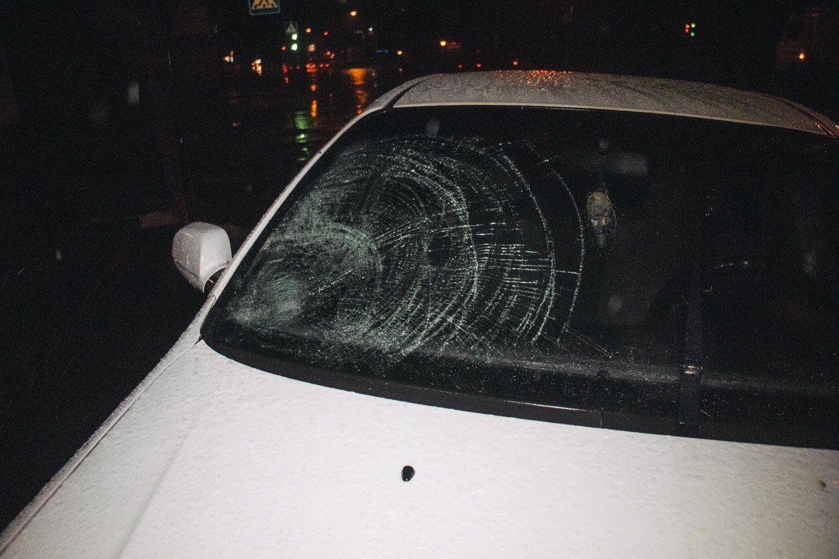 В результате этого столкновения девушку госпитализировали