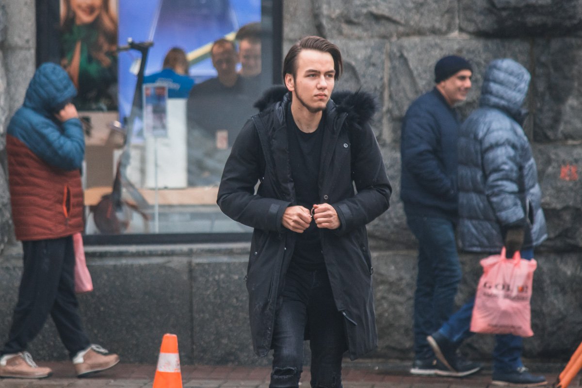 Твое лицо, когда она опаздывает уже на час Твое лицо, когда она опаздывает уже на час