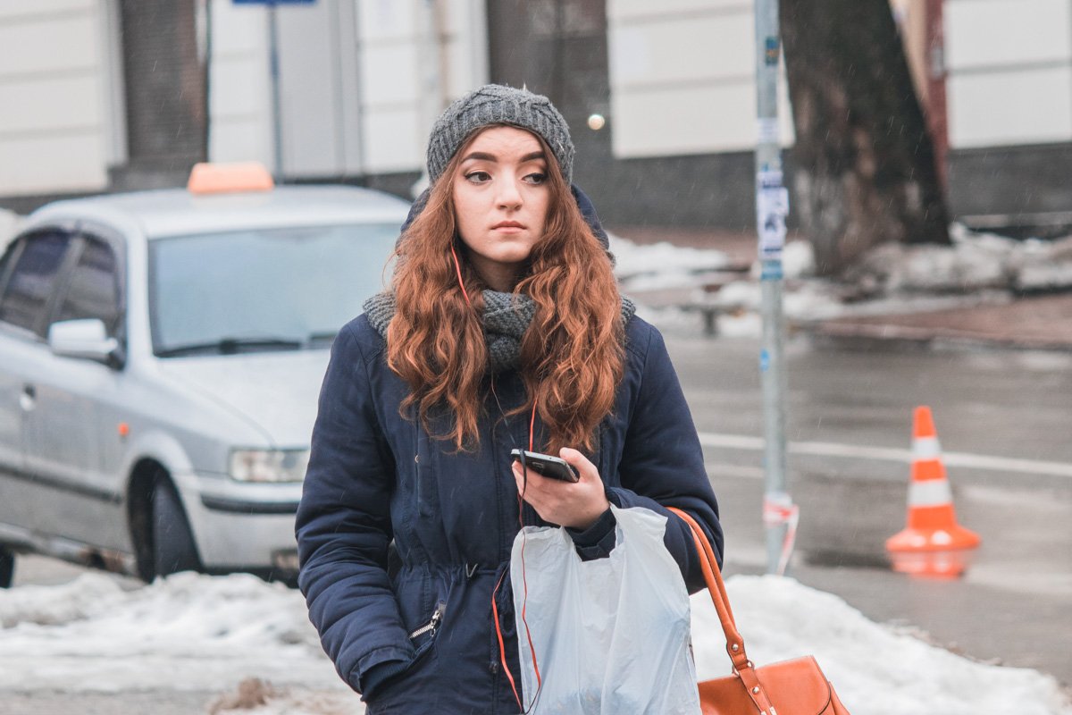 Точно слушает плейлист от Информатора Точно слушает плейлист от Информатора