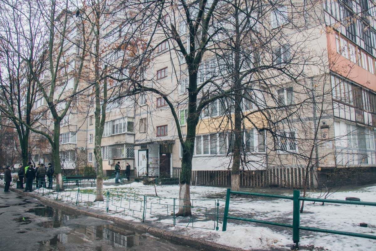 В квартире жилого дома по адресу Шумского, 8а обнаружили тело мужчины, на вид около 60 лет