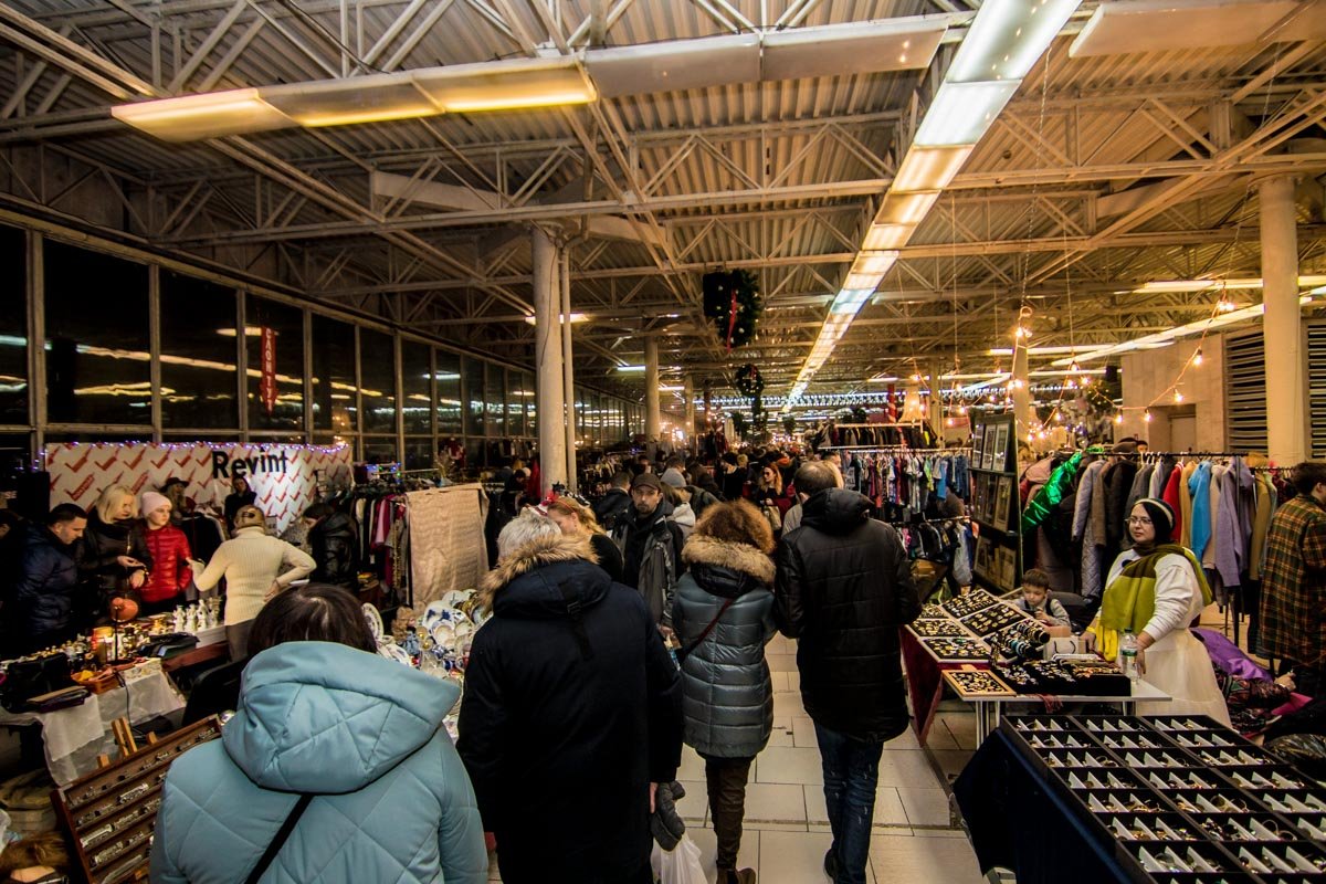 На Кураже было столько потенциальных вариантов подарков, что глаза разбегались